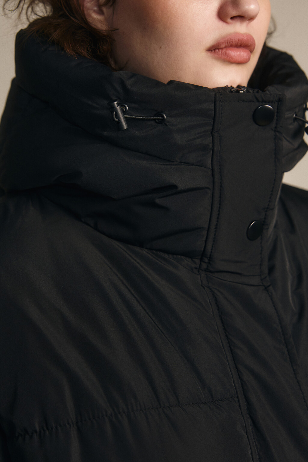 Пальто стеганое с теплым капюшоном - цвет черный - 5