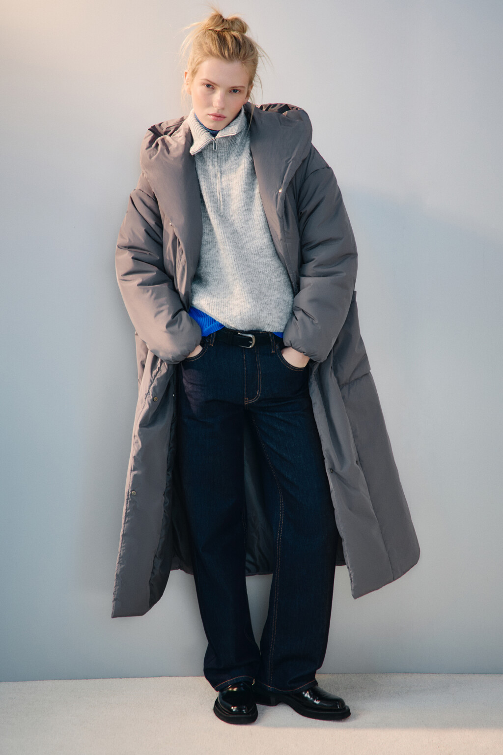 Пальто на утеплителе с поясом - цвет серый - 1