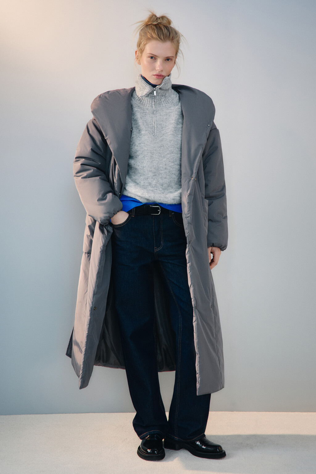 Пальто на утеплителе с поясом - цвет серый - 5