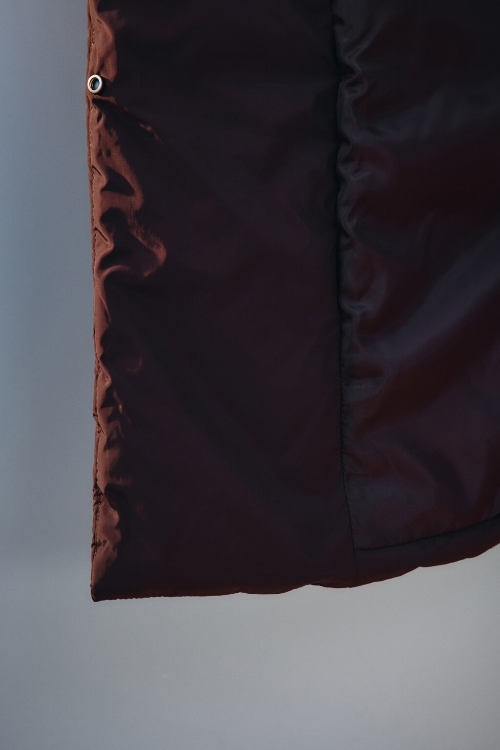 Пальто на утеплителе с поясом - цвет коричневый - 7