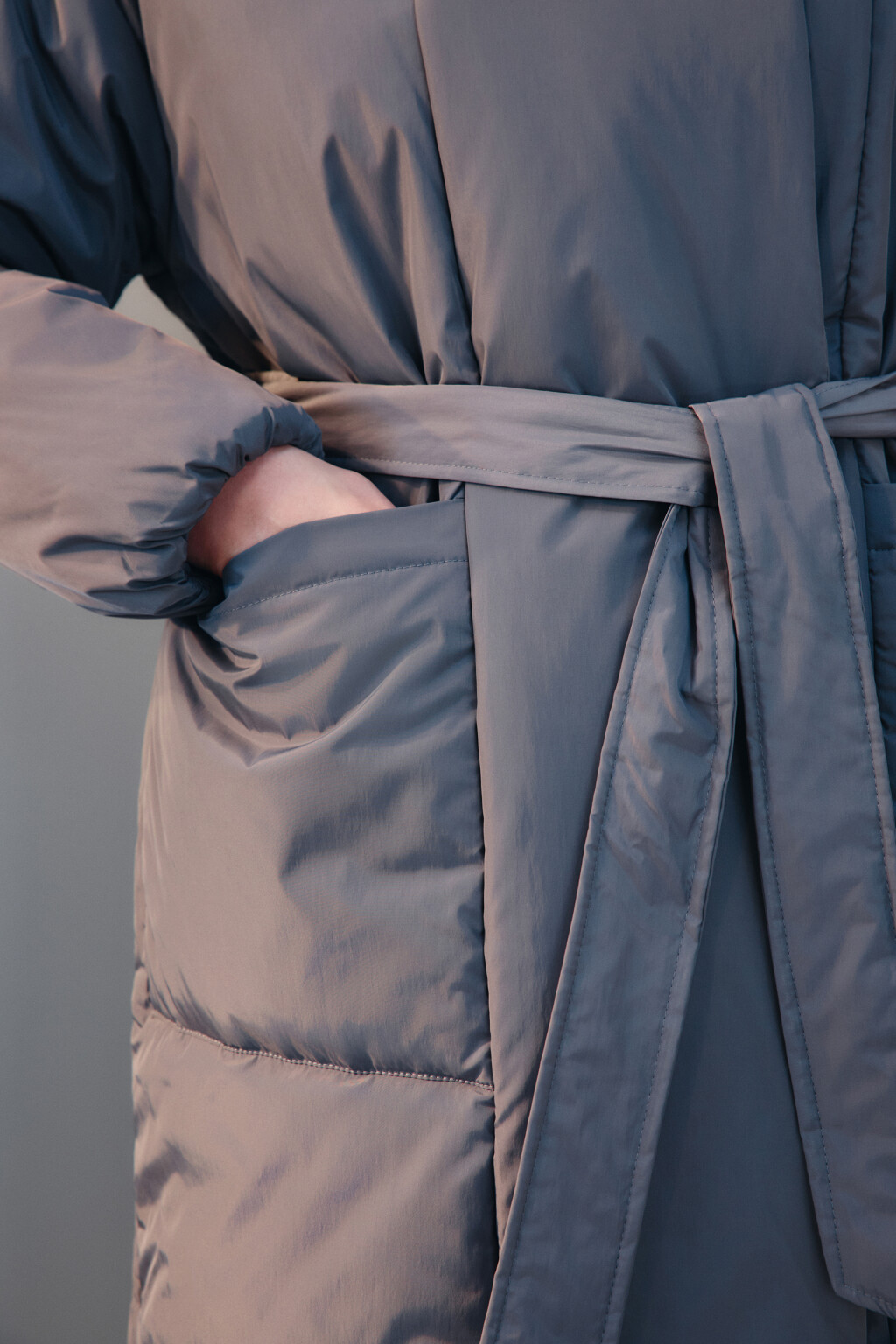 Пальто на утеплителе с поясом - цвет серый - 6