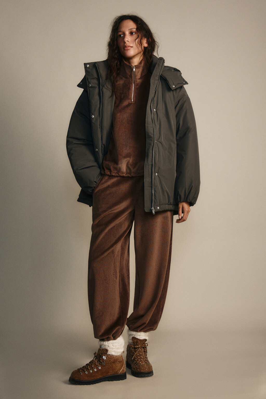 Куртка oversize с капюшоном - цвет зеленый - 4