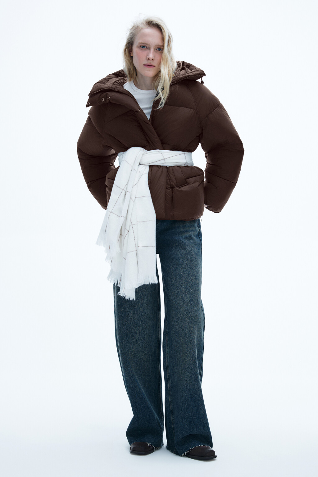 Куртка короткая стеганая с капюшоном - цвет коричневый - 4