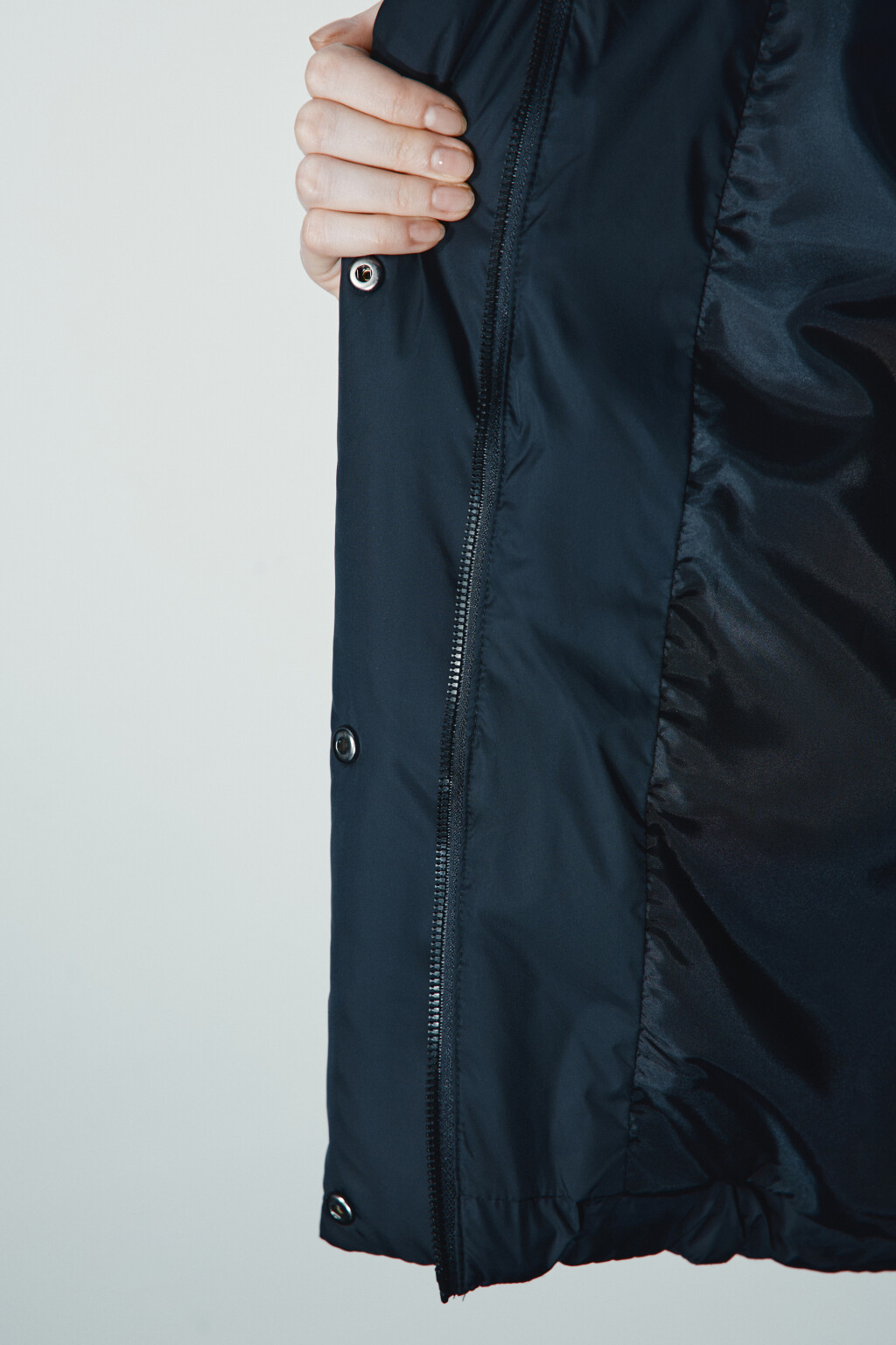 Куртка короткая стеганая с капюшоном - цвет черный - 7