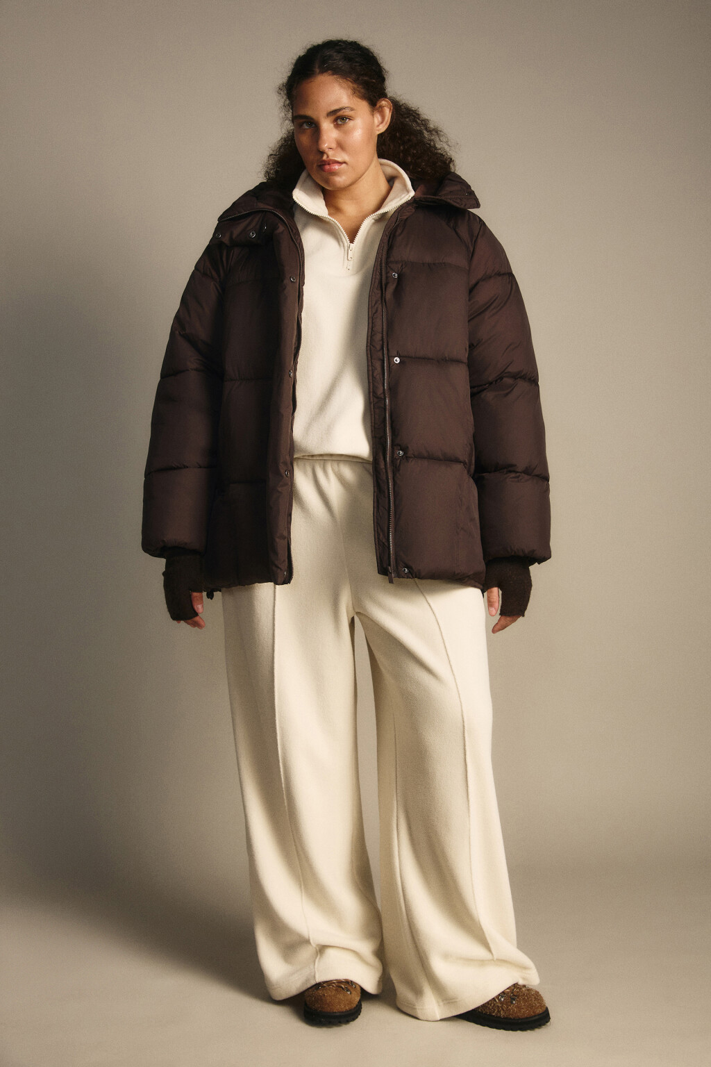 Куртка короткая стеганая с капюшоном - цвет коричневый - 5