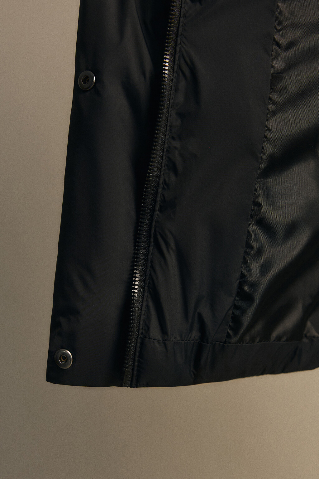 Куртка короткая стеганая с капюшоном - цвет черный - 7