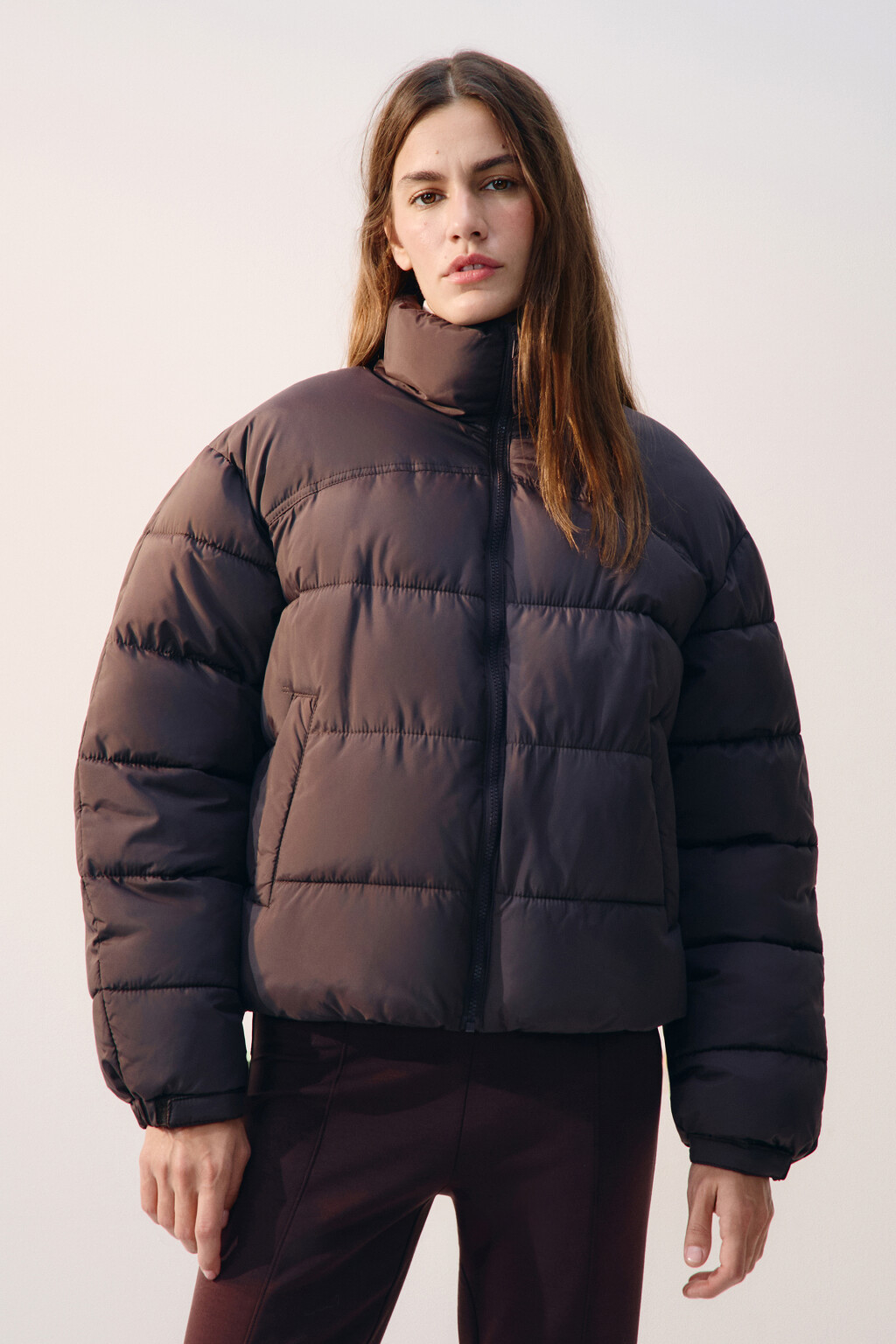 Куртка короткая стеганая со стойкой - цвет коричневый - 2