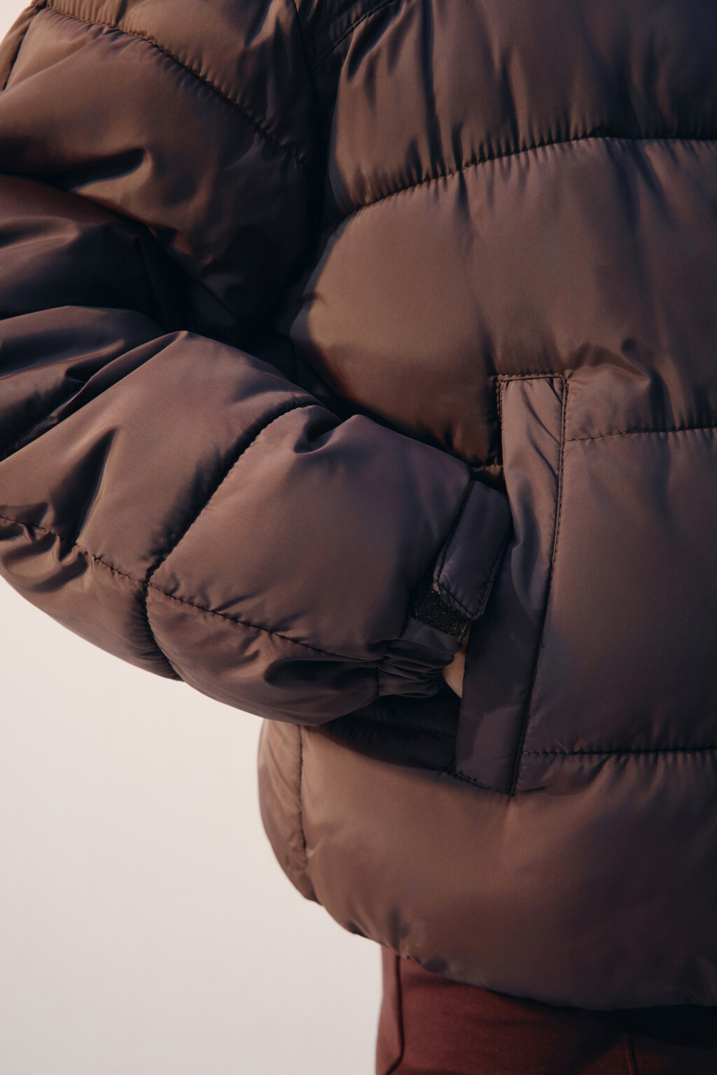 Куртка короткая стеганая со стойкой - цвет коричневый - 6