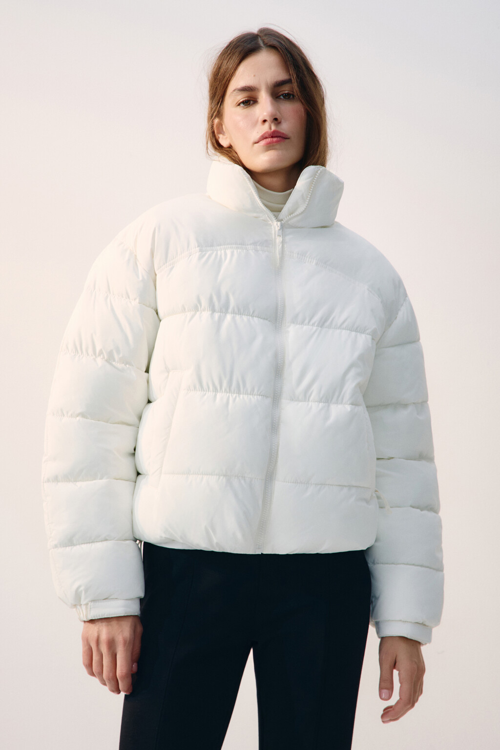 Куртка короткая стеганая со стойкой - цвет молочный - 2