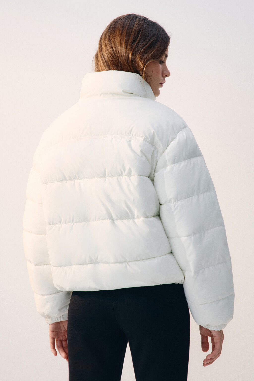 Куртка короткая стеганая со стойкой - цвет молочный - 3