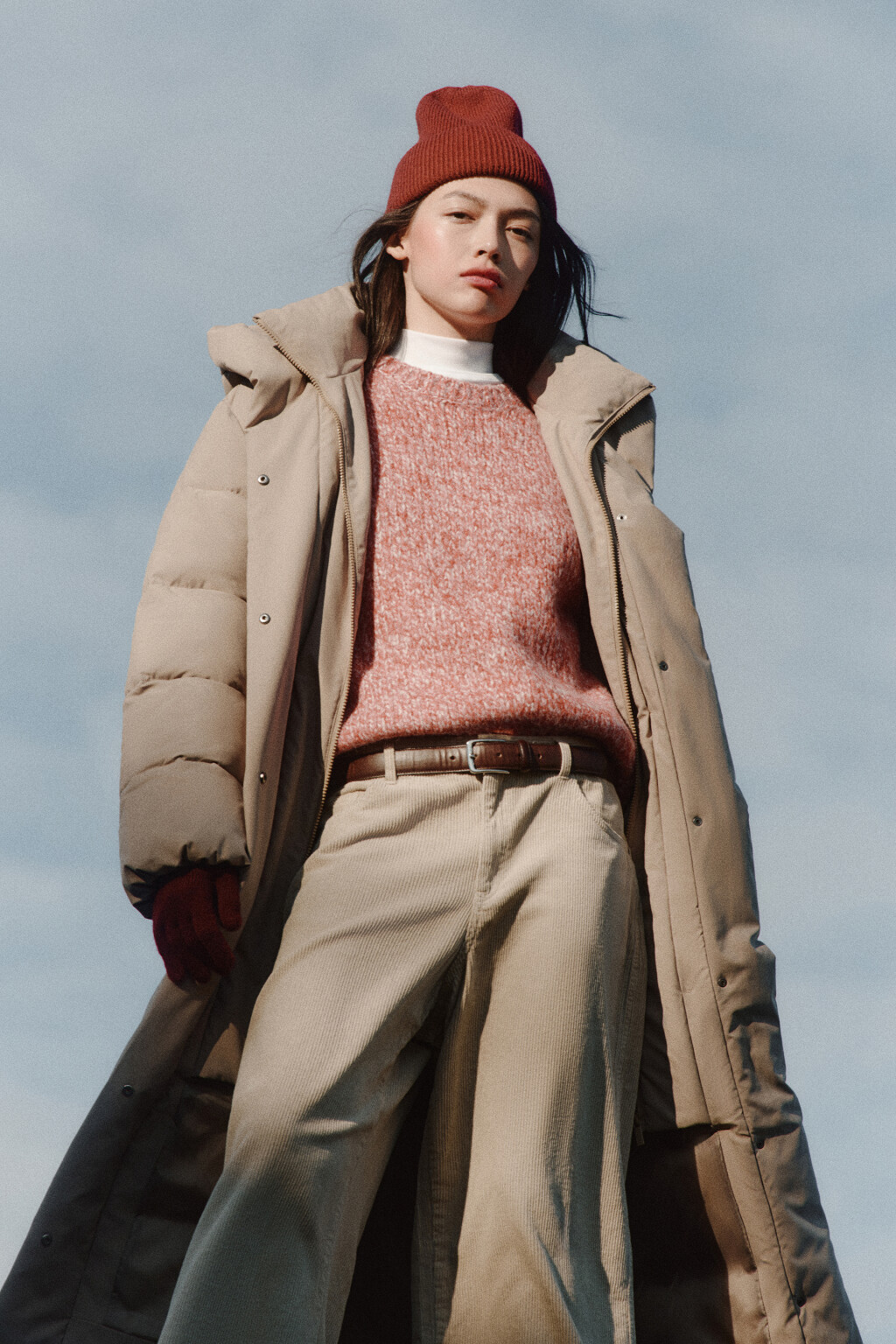 Пальто стеганое со стойкой и капюшоном - цвет коричневый - 3