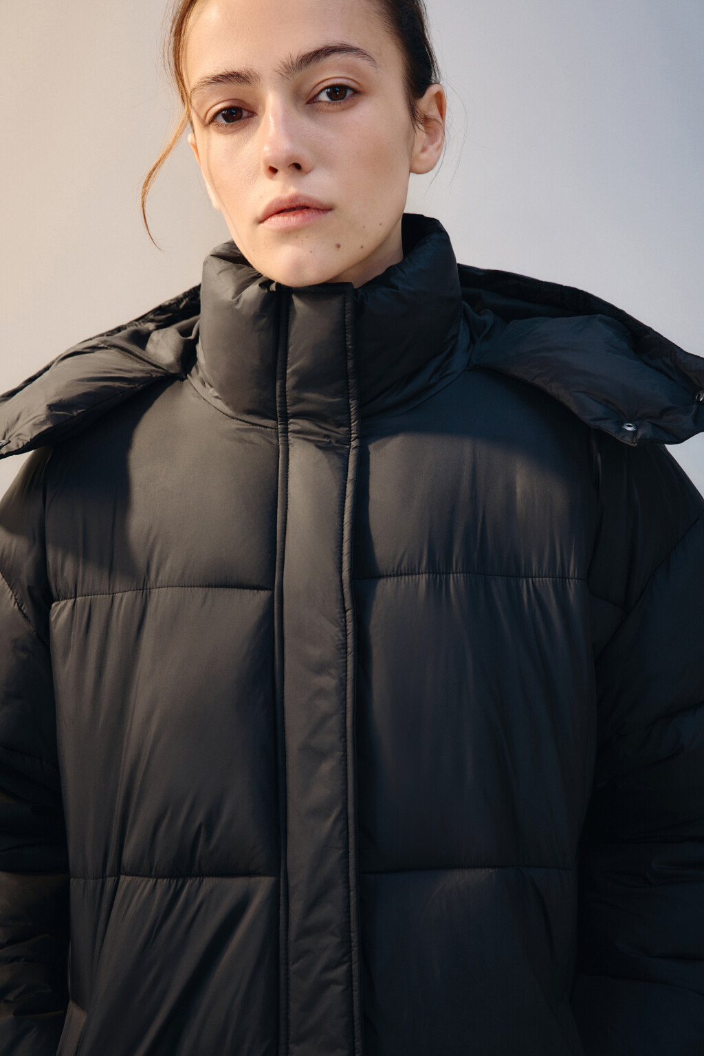 Пальто стеганое с капюшоном - цвет черный - 5