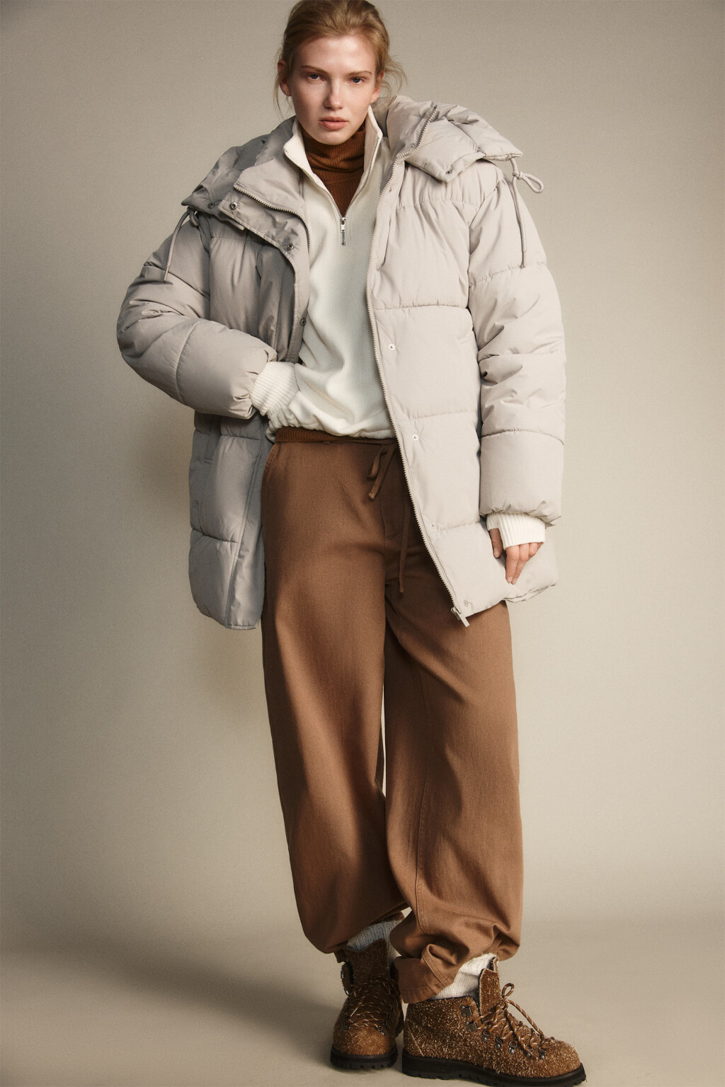 Куртка стеганая с капюшоном - цвет бежевый - 2