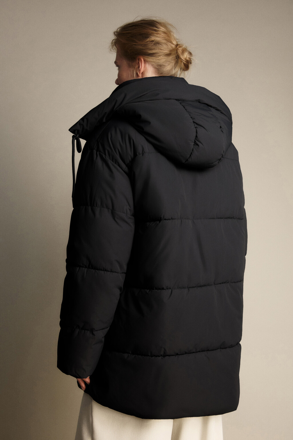Куртка стеганая с капюшоном - цвет черный - 4