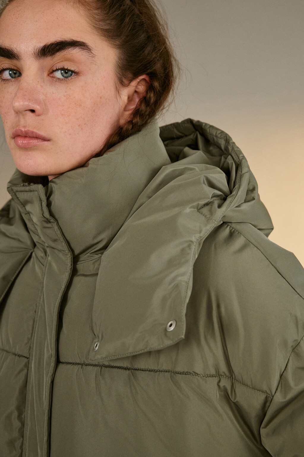Куртка стеганая свободная с капюшоном - цвет зеленый - 7