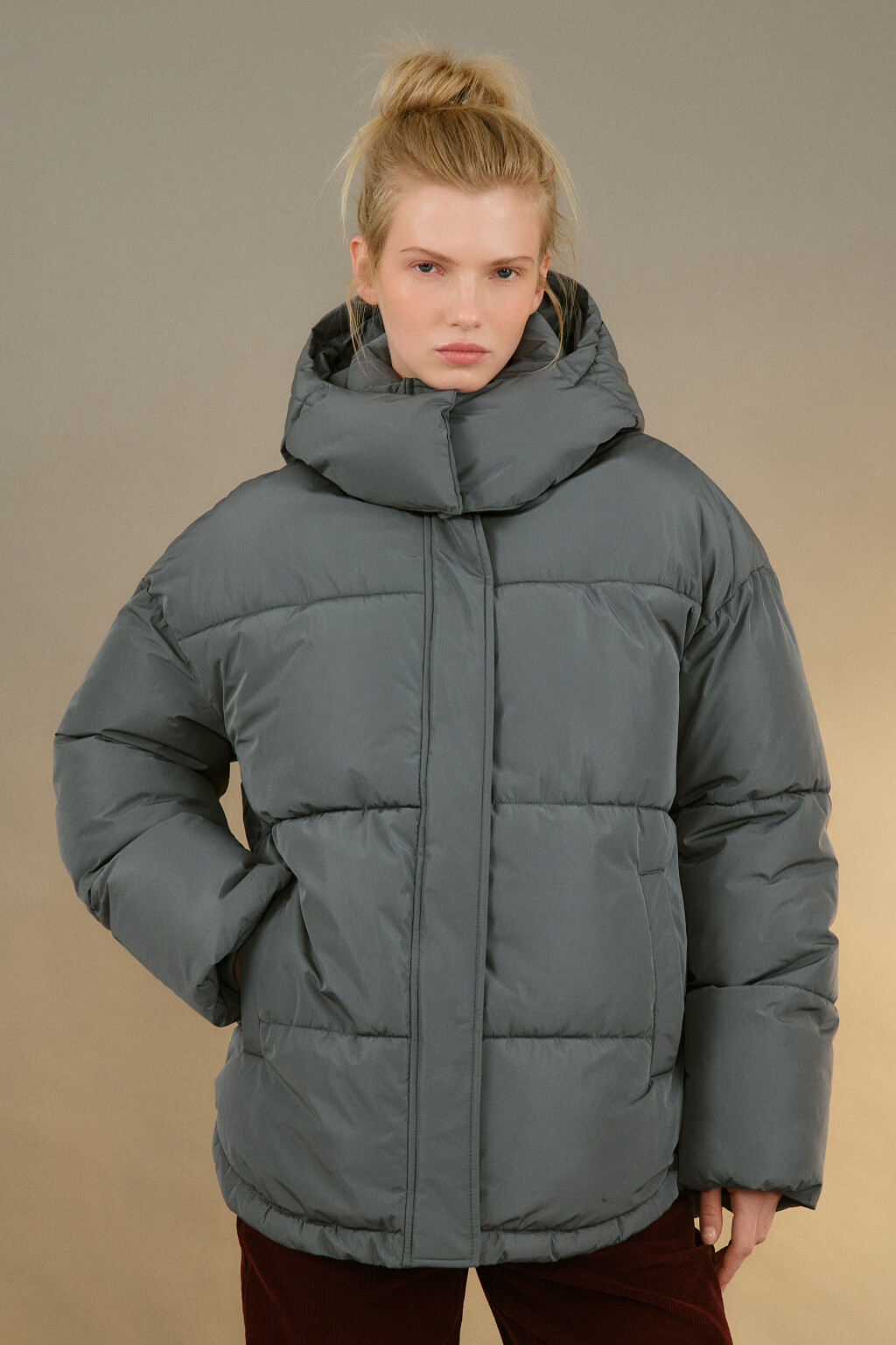 Куртка стеганая свободная с капюшоном - цвет серый - 2