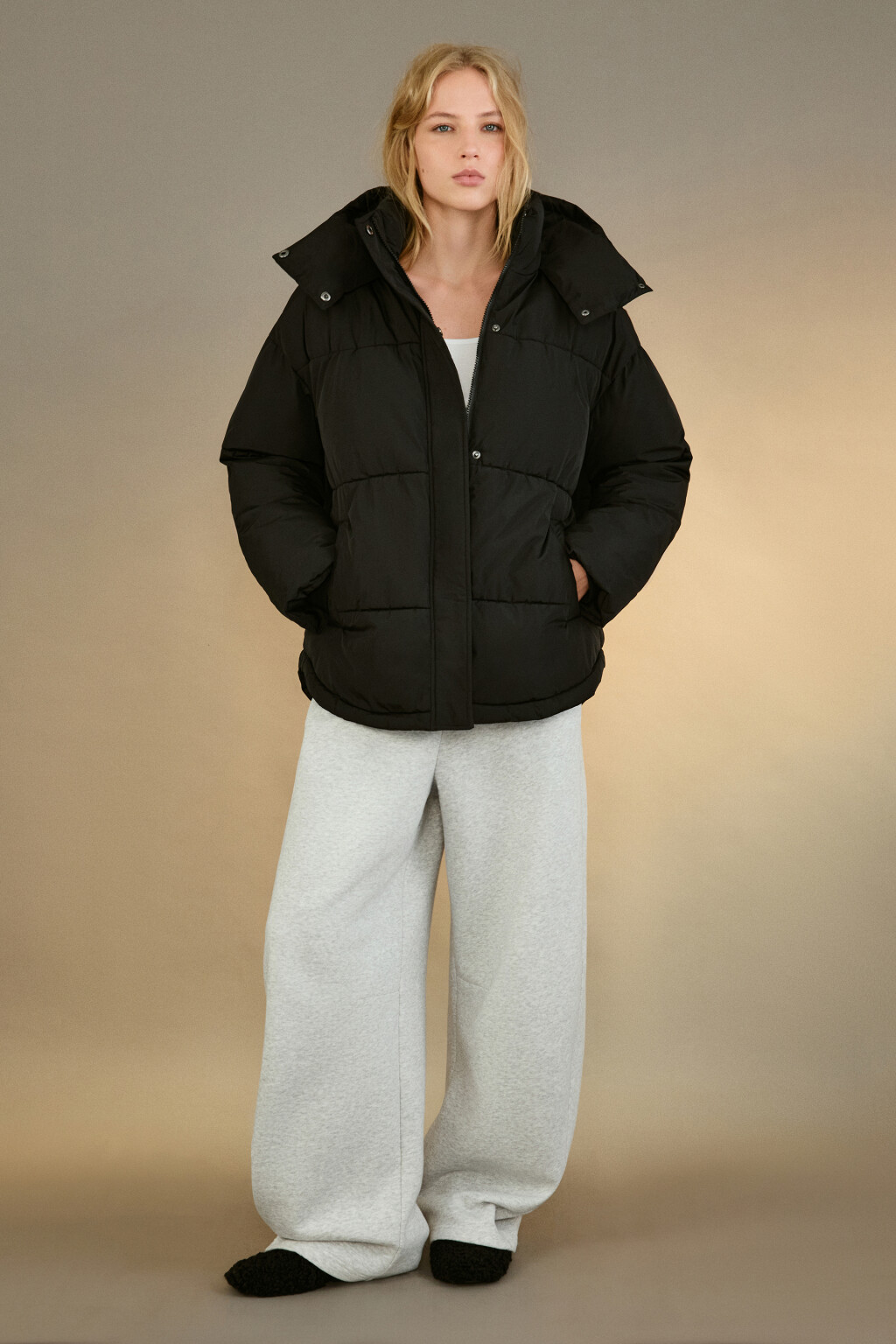 Куртка стеганая свободная с капюшоном - цвет черный - 4