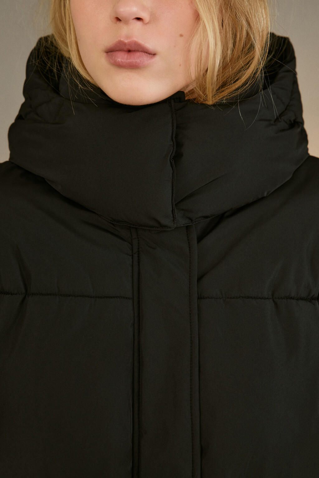 Куртка стеганая свободная с капюшоном - цвет черный - 6