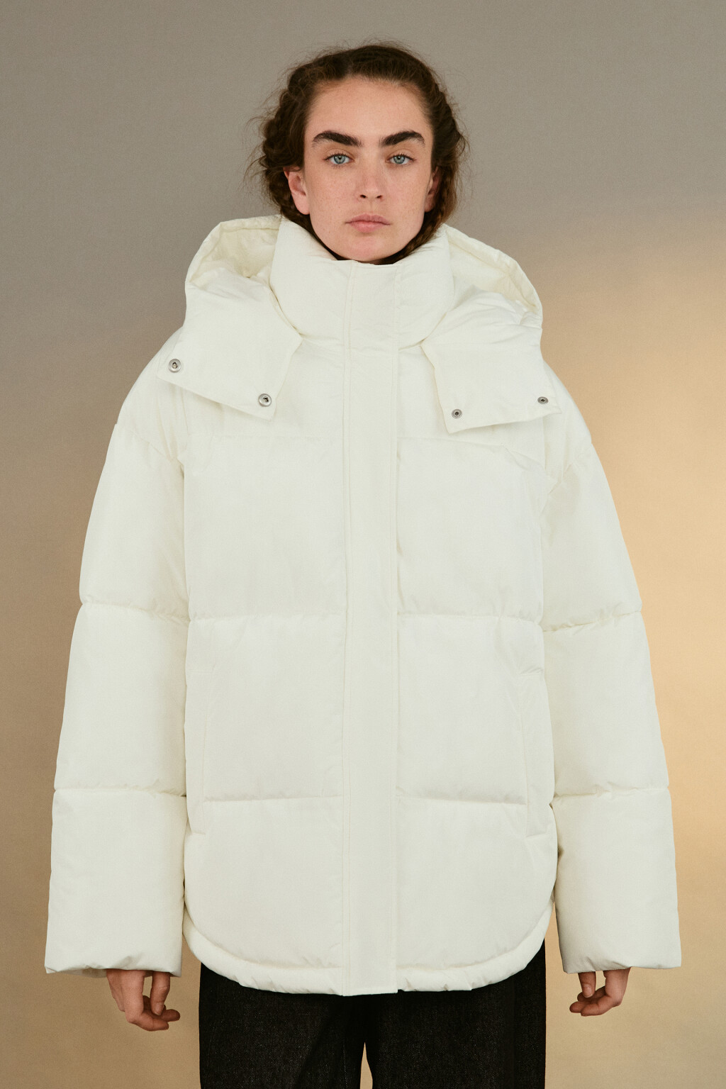 Куртка стеганая свободная с капюшоном - цвет молочный - 2