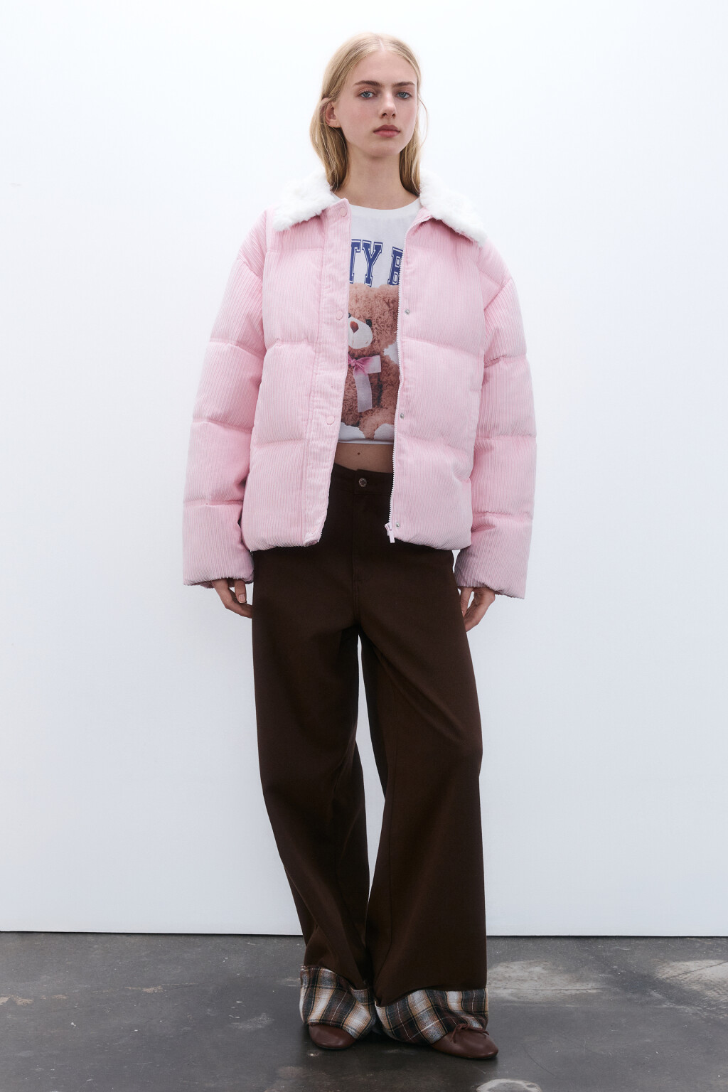Куртка вельветовая с меховым воротником - цвет розовый - 4