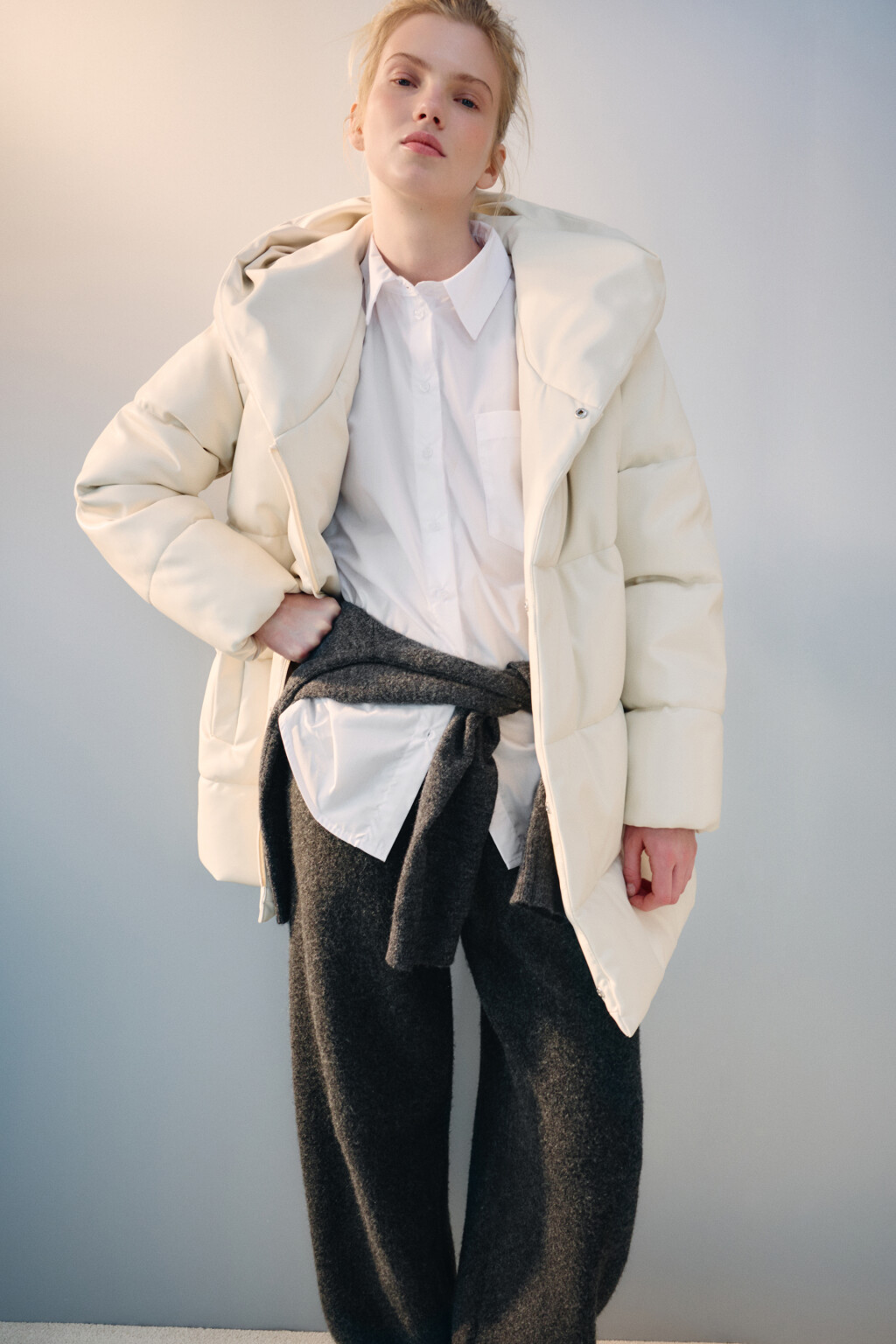 Куртка стеганая с капюшоном и поясом - цвет молочный - 1