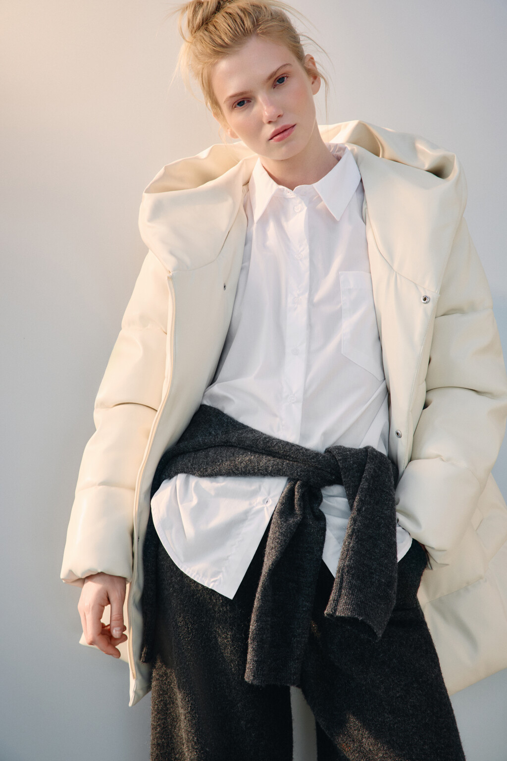 Куртка стеганая с капюшоном и поясом - цвет молочный - 3
