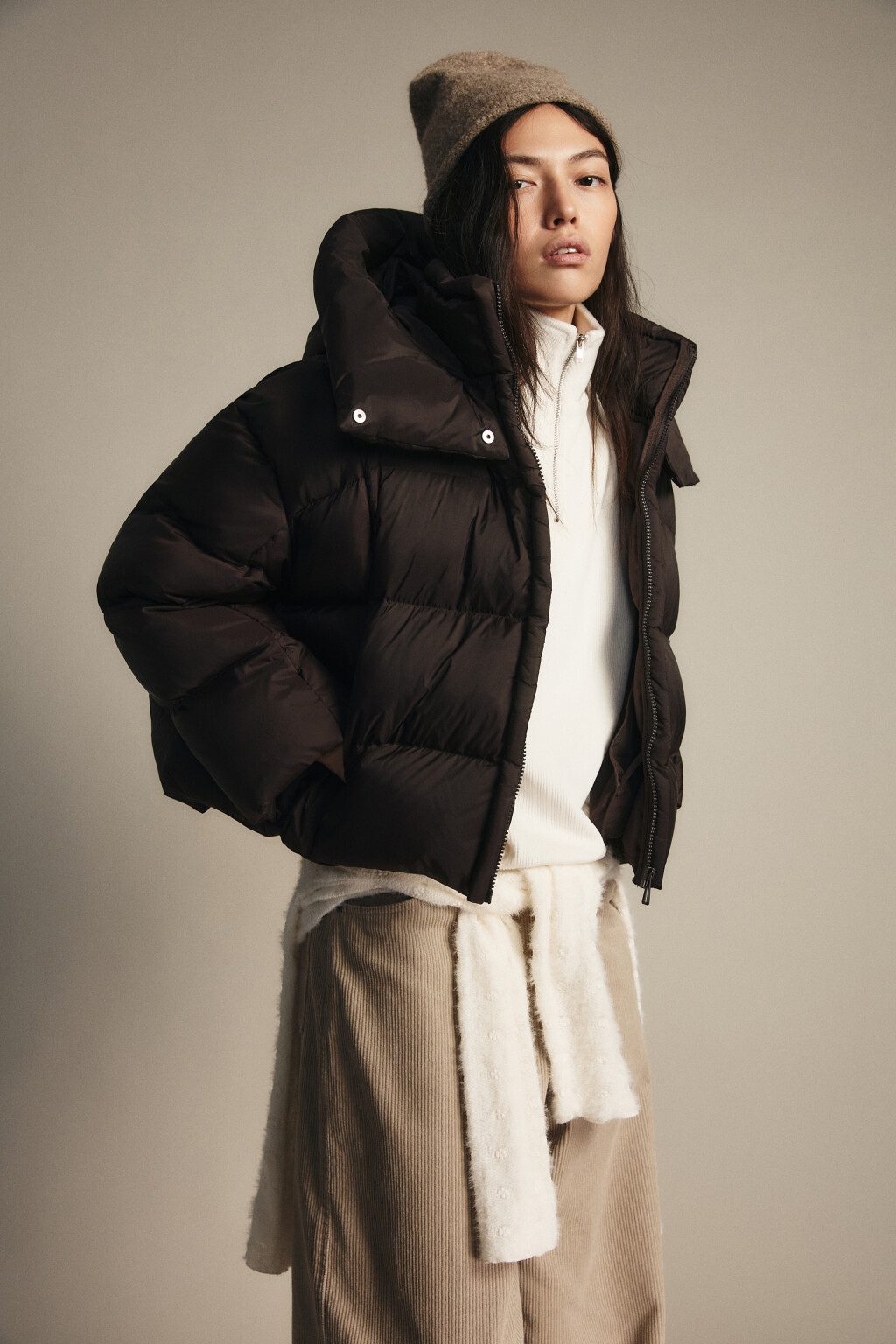 Куртка короткая стеганая с капюшоном - цвет коричневый - 4