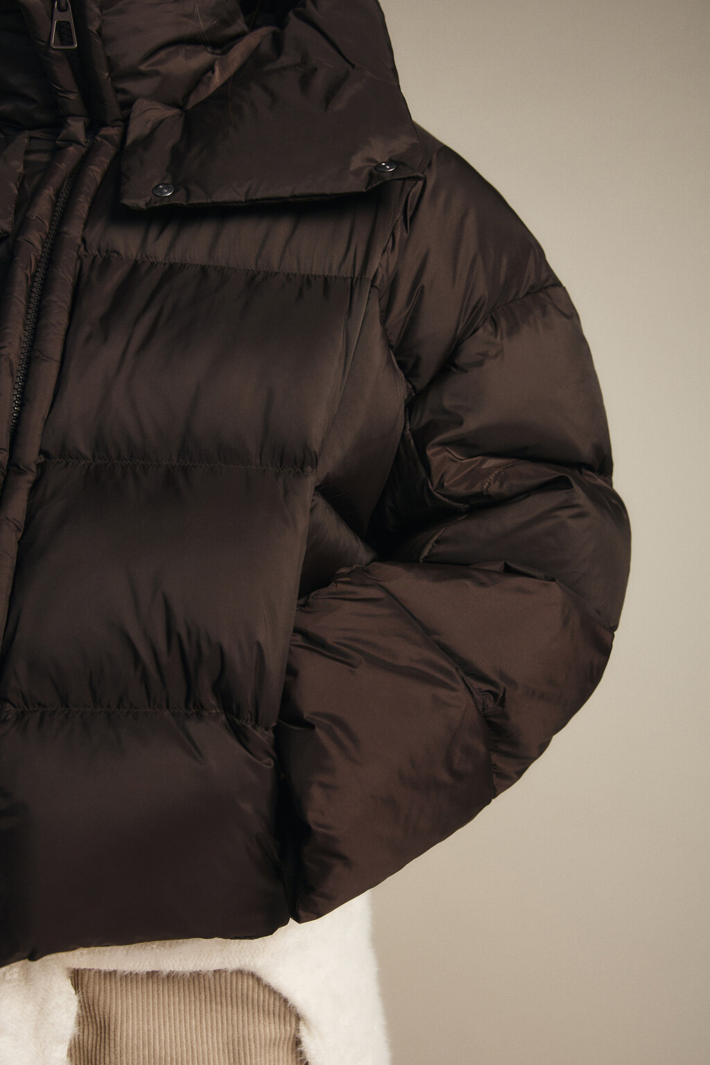 Куртка короткая стеганая с капюшоном - цвет коричневый - 9