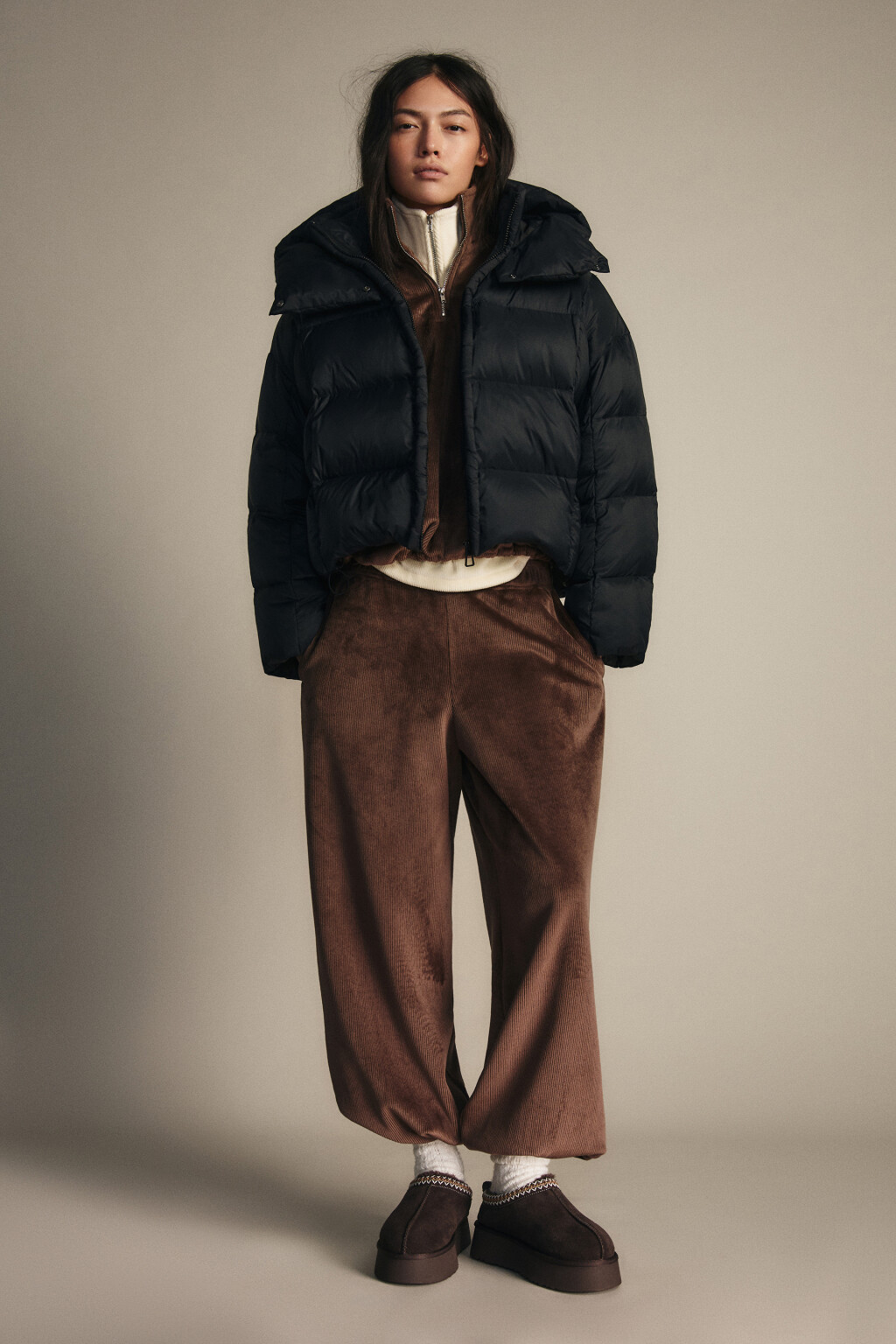 Куртка короткая стеганая с капюшоном - цвет черный - 7