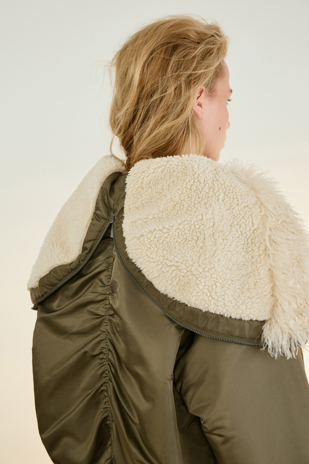 Куртка-бомбер с широким воротником - цвет зеленый - 6