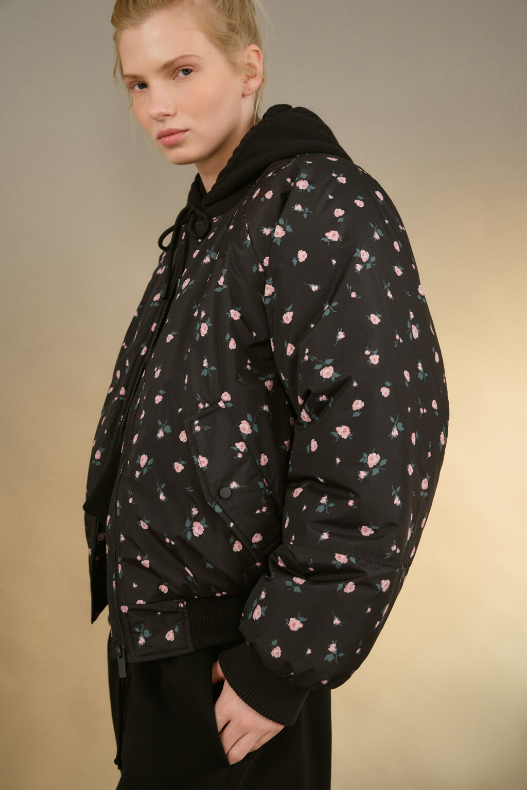 Куртка-бомбер с трикотажным капюшоном - цвет мультиколор - 1