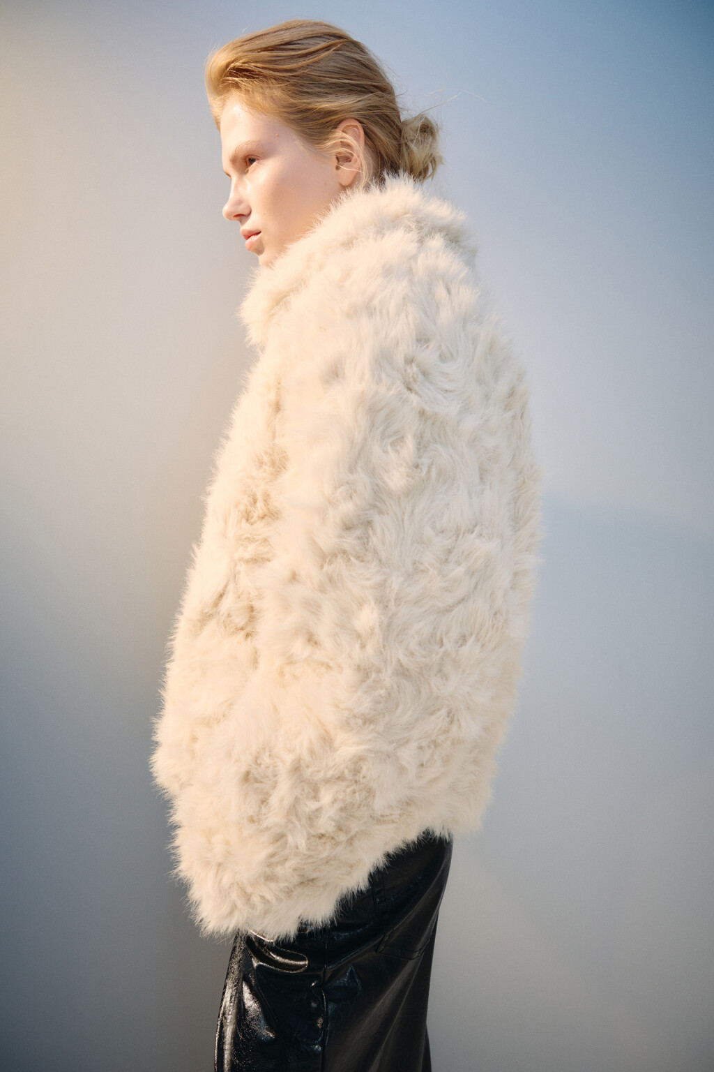 Куртка из искусственного меха - цвет молочный - 2