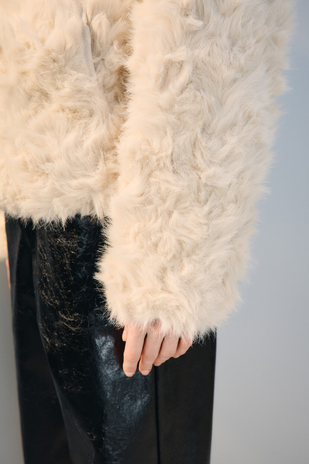 Куртка из искусственного меха - цвет молочный - 7