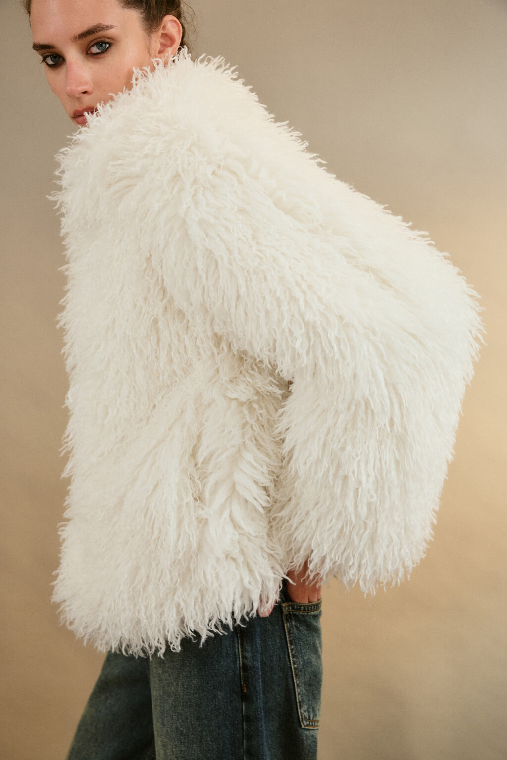 Шуба короткая с длинным ворсом - цвет молочный - 1