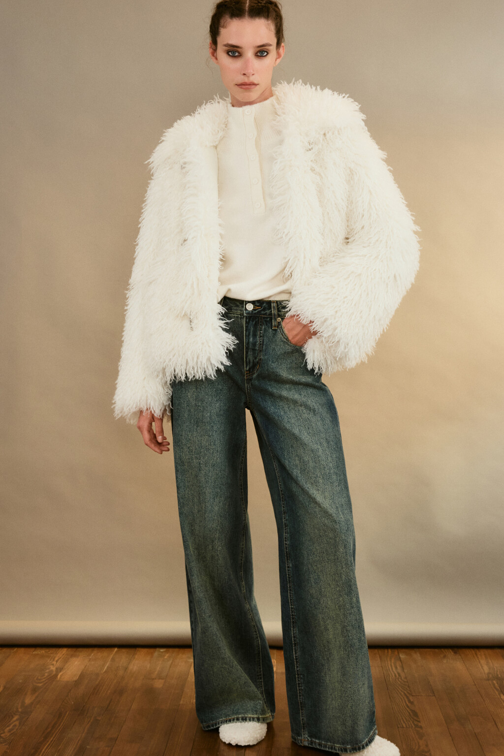 Шуба короткая с длинным ворсом - цвет молочный - 2