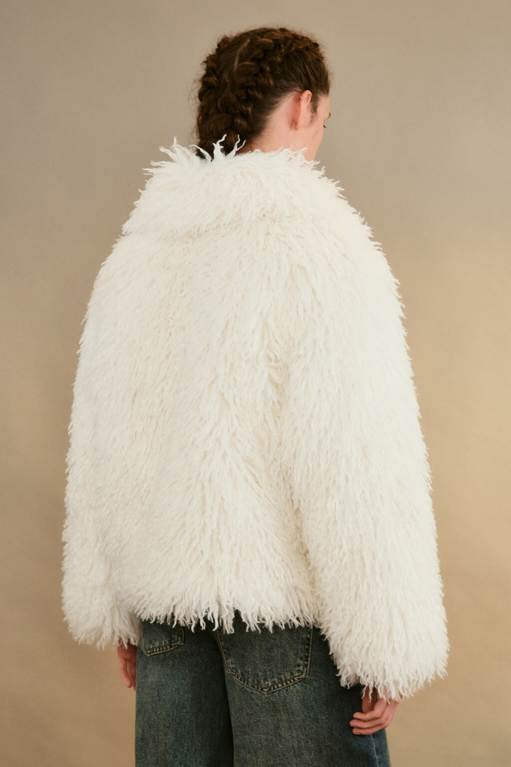 Шуба короткая с длинным ворсом - цвет молочный - 4