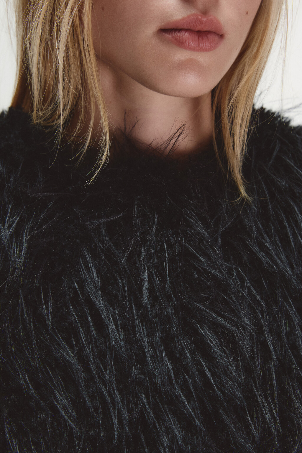 Шуба короткая с длинным ворсом - цвет черный - 7