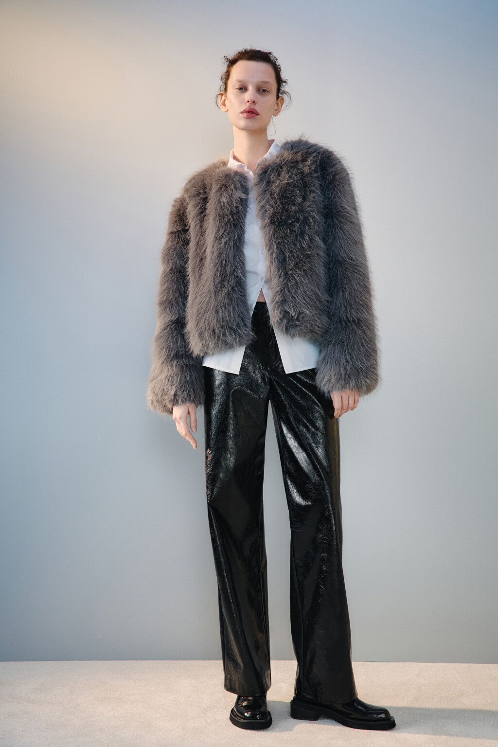 Шуба короткая с длинным ворсом - цвет серый - 5