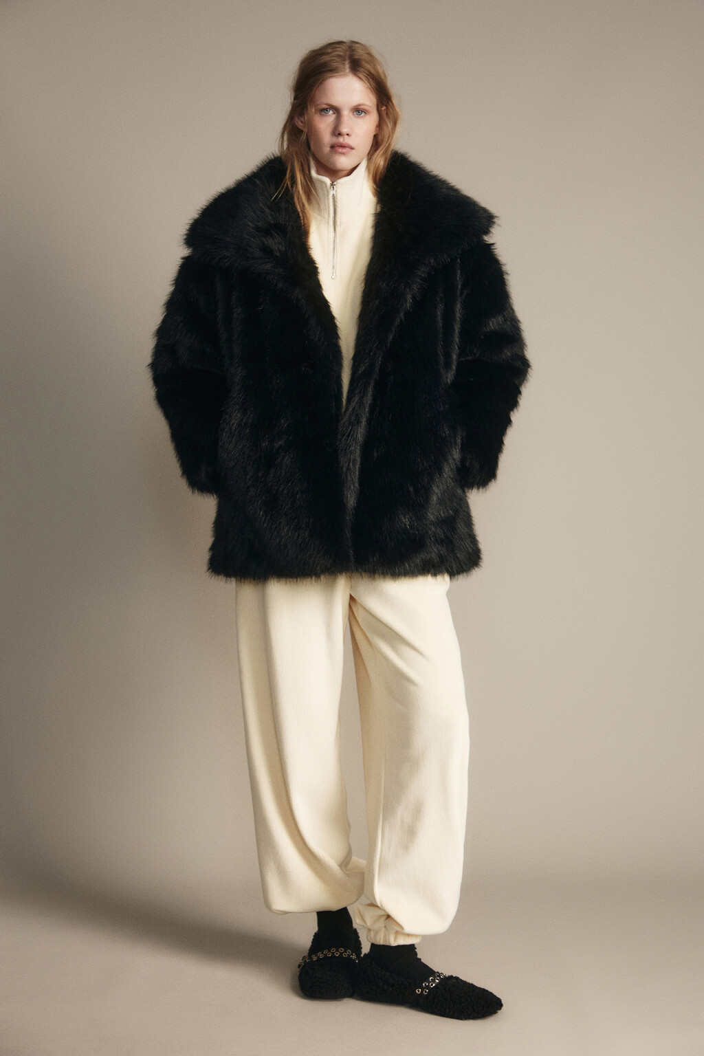 Шуба короткая с длинным ворсом - цвет черный - 5