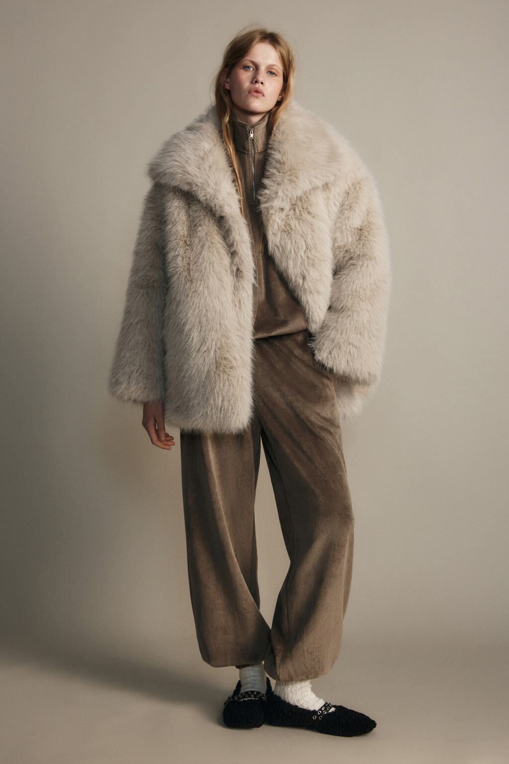 Шуба короткая с длинным ворсом - цвет бежевый - 5