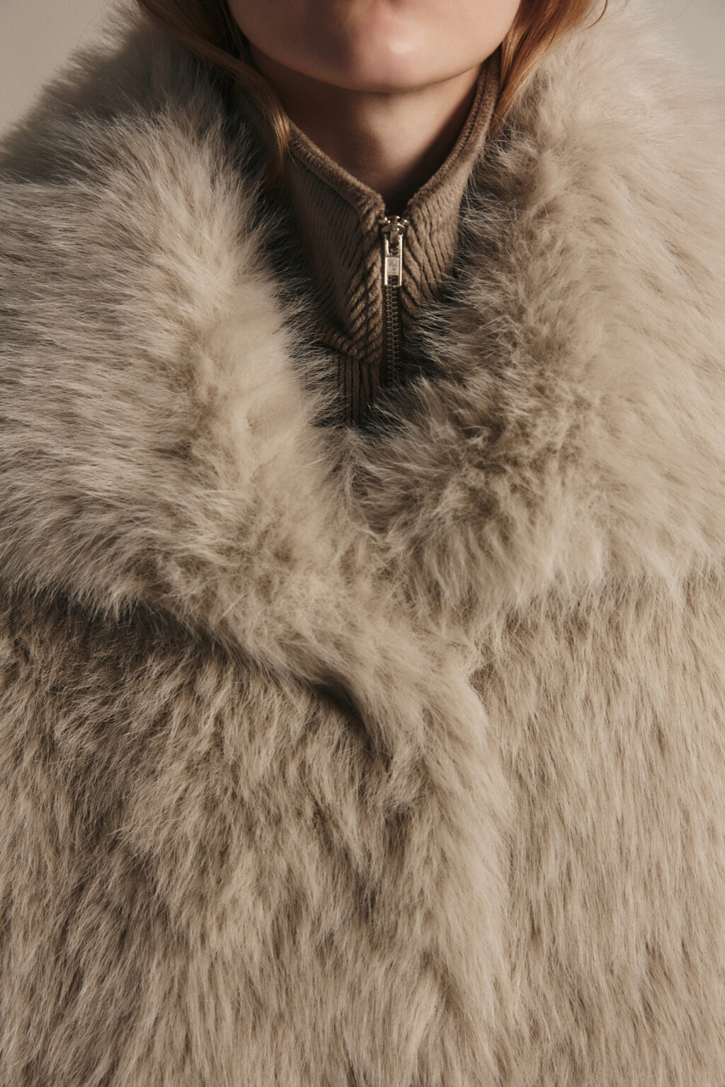 Шуба короткая с длинным ворсом - цвет бежевый - 6