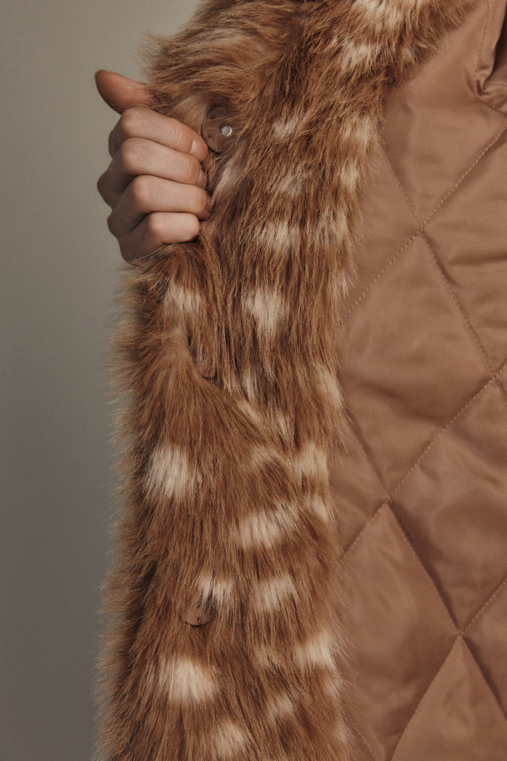 Шуба удлиненная с оленьим принтом - цвет мультиколор - 8