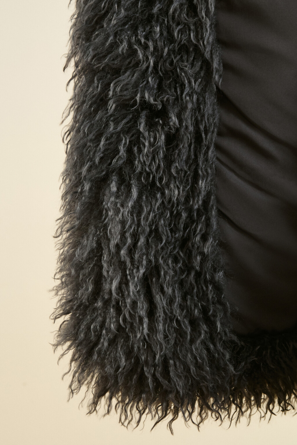 Шуба утепленная с длинным ворсом - цвет серый - 8