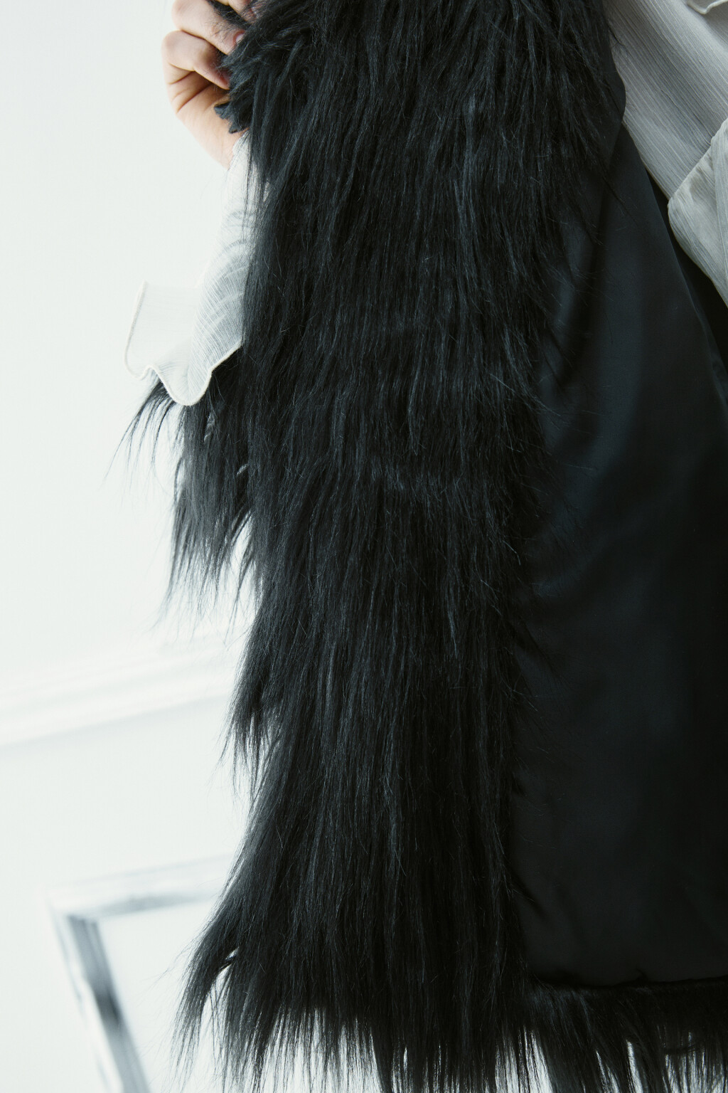 Шуба короткая из искусственного меха - цвет черный - 9