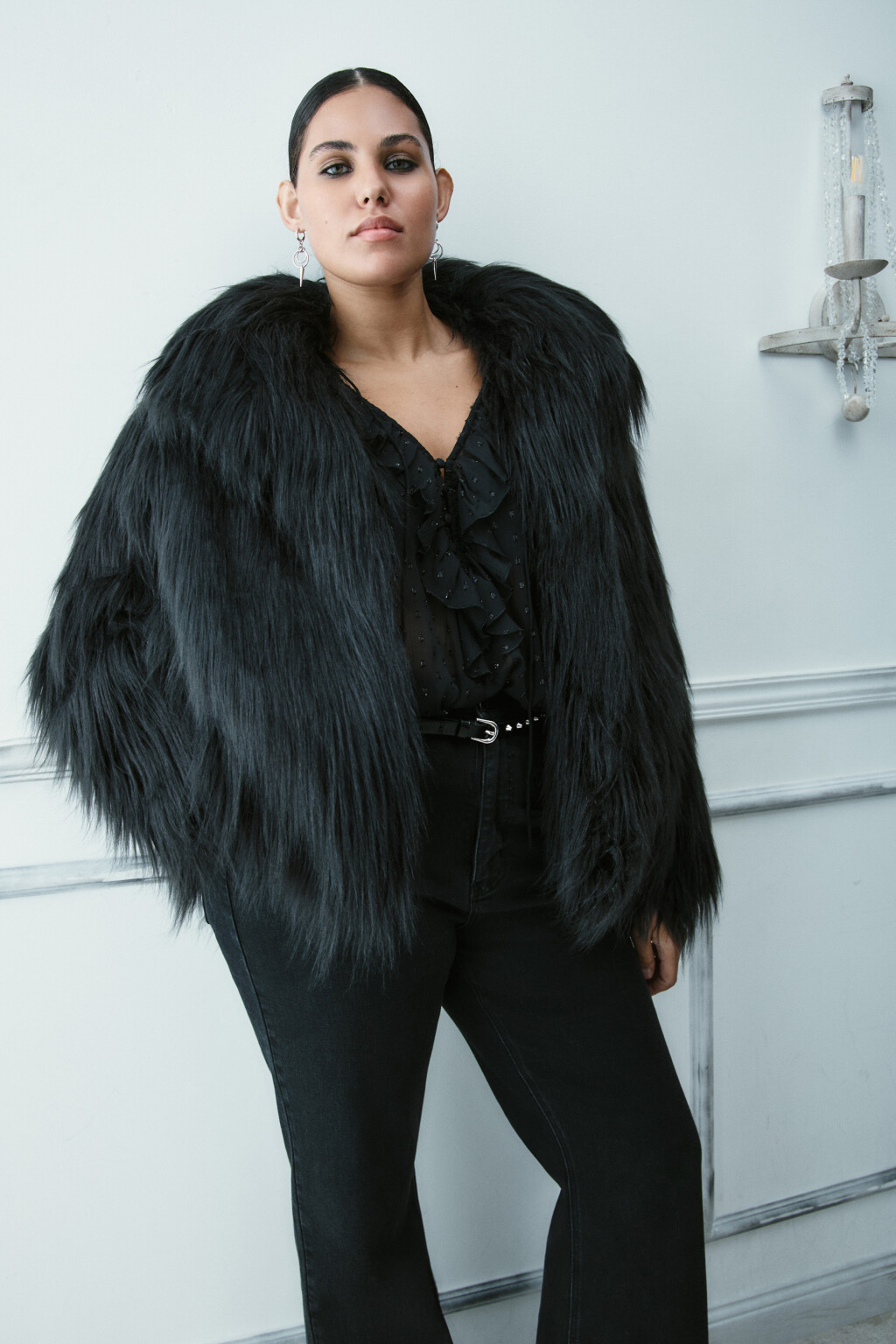 Шуба короткая из искусственного меха - цвет черный - 1