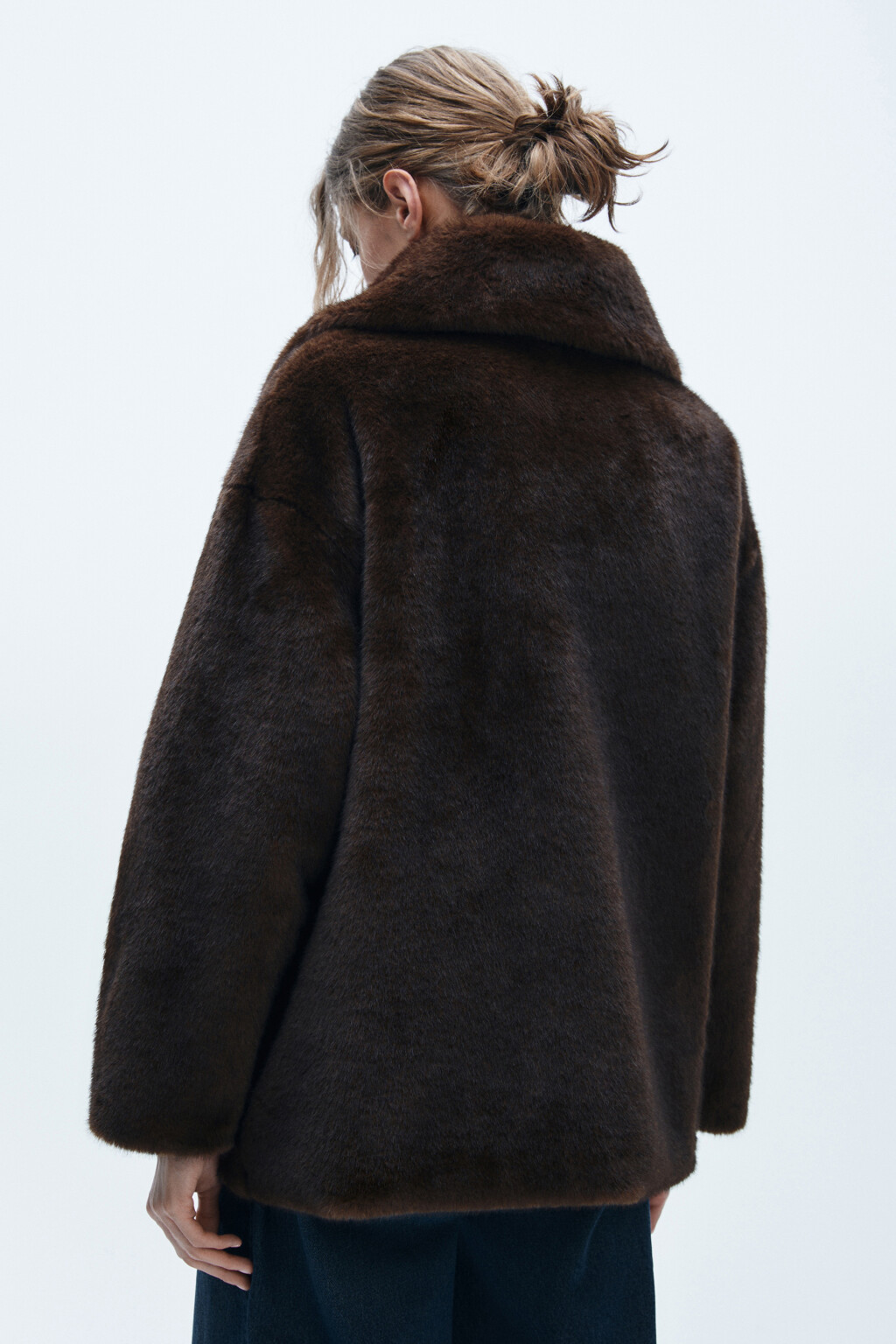 Шуба короткая с норковой фактурой - цвет коричневый - 3