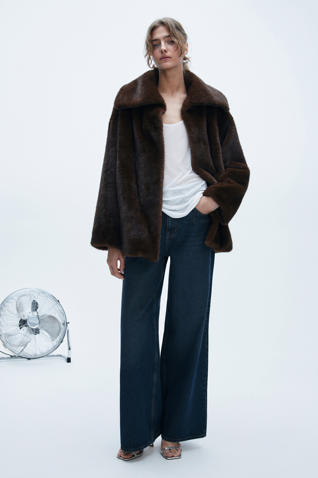 Шуба короткая с норковой фактурой - цвет коричневый - 4