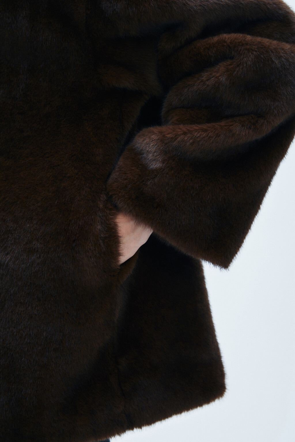 Шуба короткая с норковой фактурой - цвет коричневый - 6