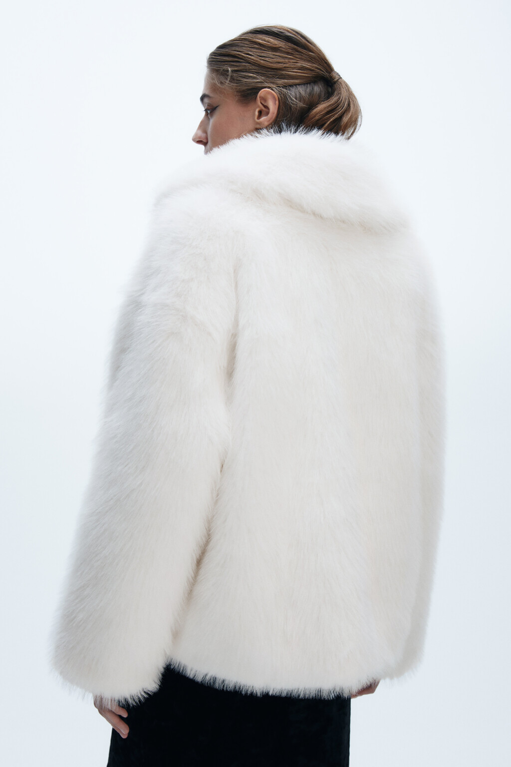Шуба короткая из искусственного меха - цвет белый - 5