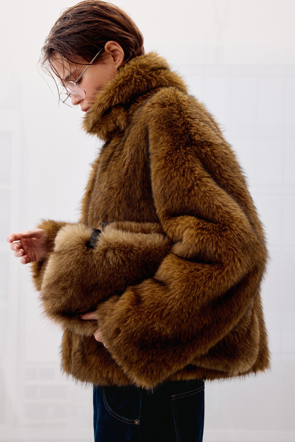 Шуба короткая с длинным ворсом - цвет коричневый - 9